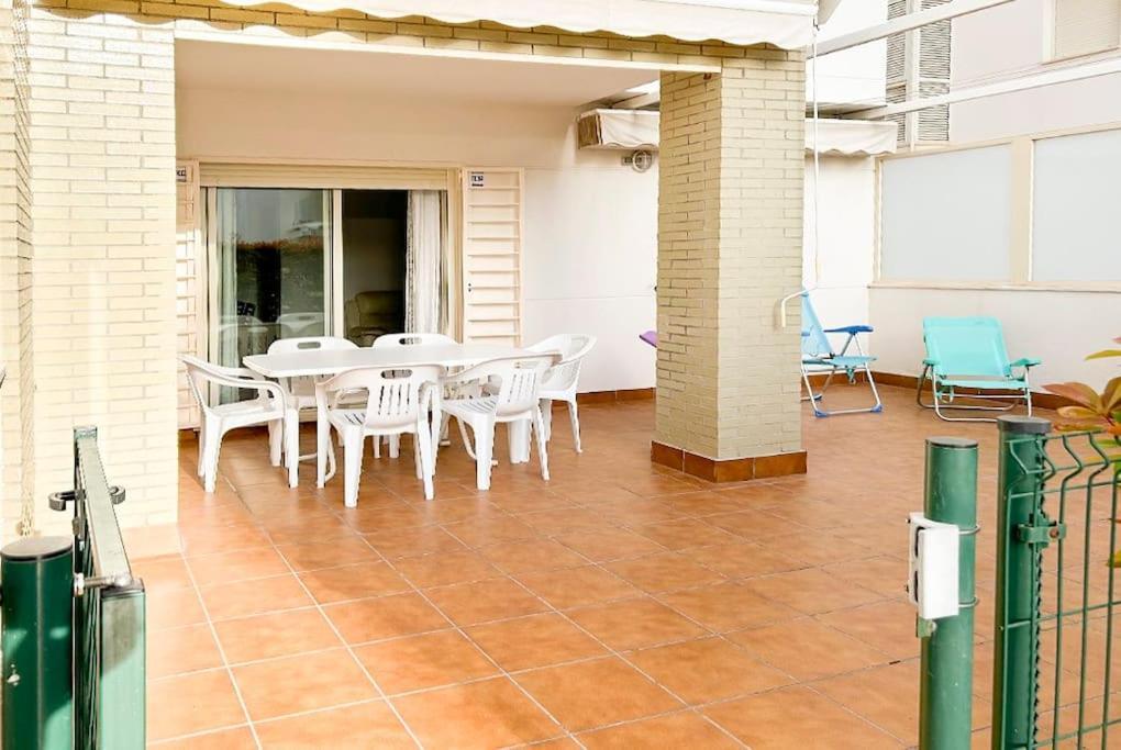 Piso Bajo 3 2 Banos Y Gran Terraza * Denia